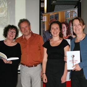 Van links naar rechts: meelezer en culinair historicus Lizet Kruyff, de auteurs Onno en Charlotte Kleyn en conservator Joke Mammen.